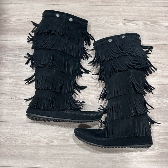 Minnetonka Suede Fringe 5 Layer tall boot women’s size 9 - Picture 3 of 16